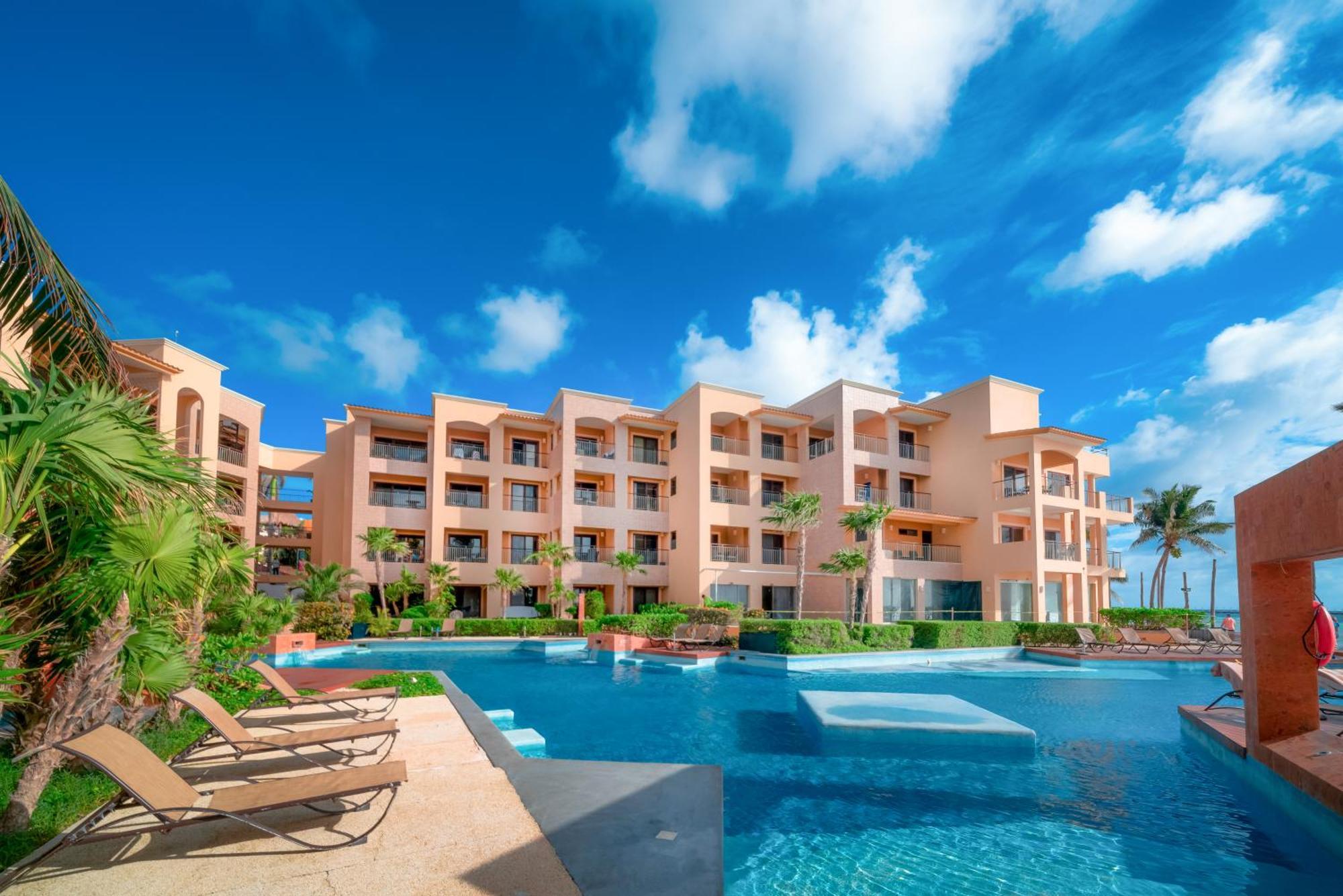 Beachfront 1 Bedroom Condo - El Faro, Surf 407 プレヤデルカーメン エクステリア 写真