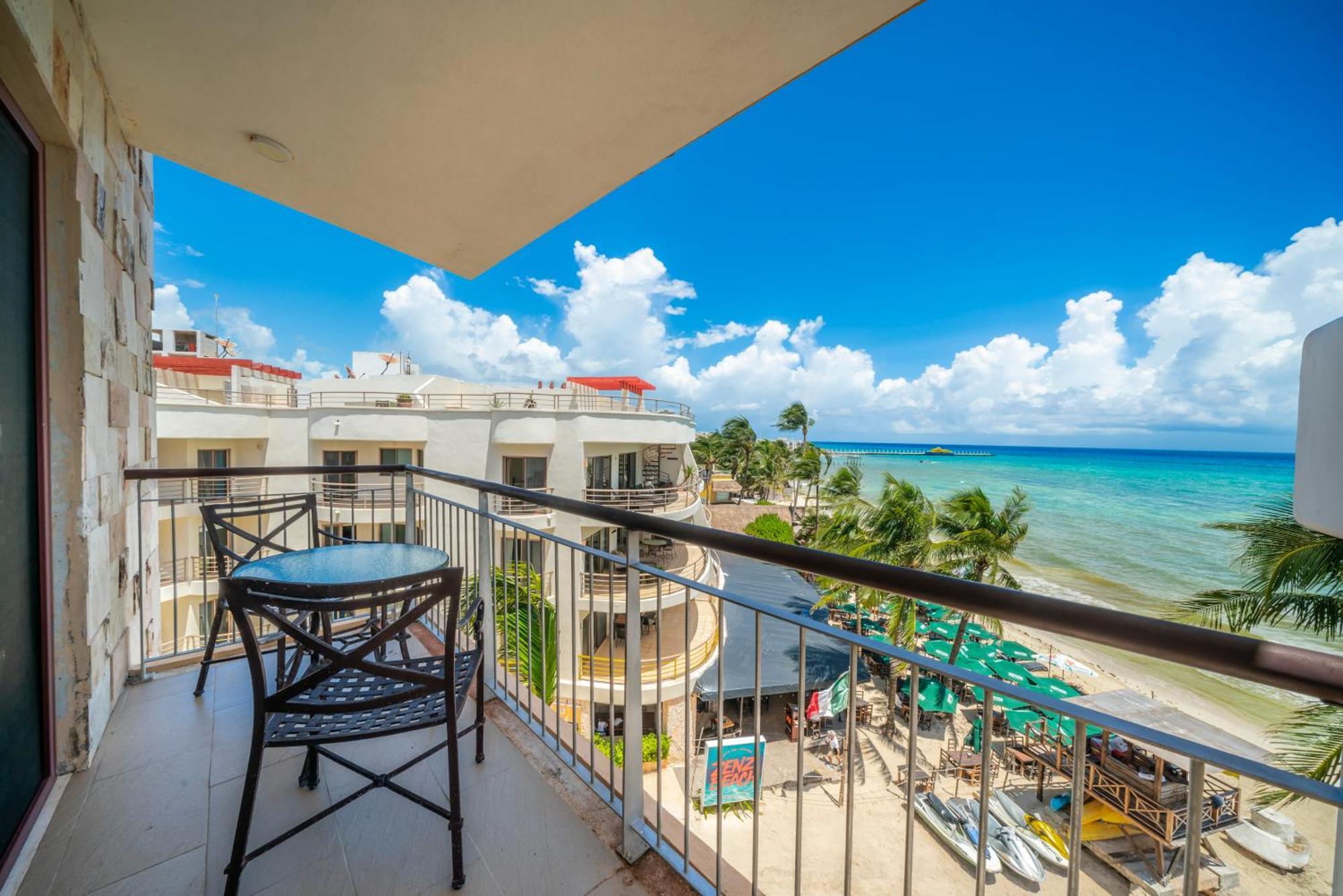 Beachfront 1 Bedroom Condo - El Faro, Surf 407 プレヤデルカーメン エクステリア 写真