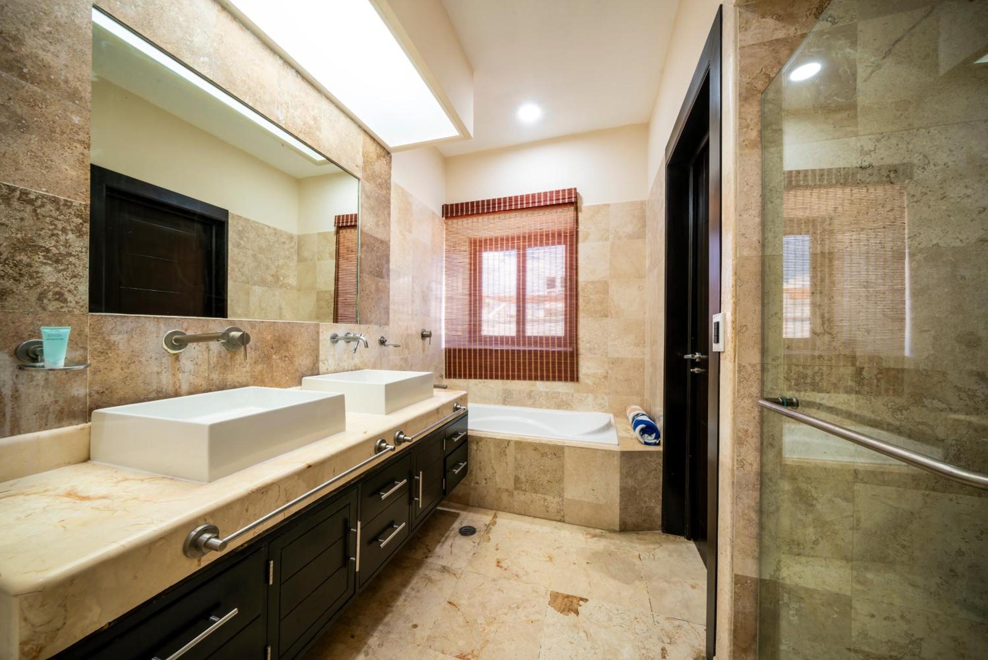 Beachfront 1 Bedroom Condo - El Faro, Surf 407 プレヤデルカーメン エクステリア 写真